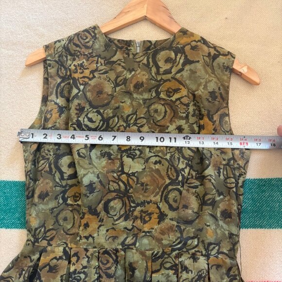 1950s Vintage Floral Dress w/ Matching Belt | Handmade | Small / XS - Picture 4 of 6